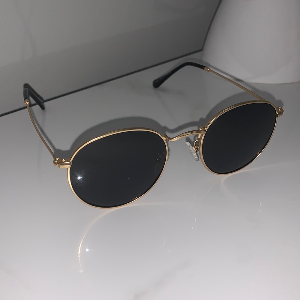 Round metal frame women’s sunglasses